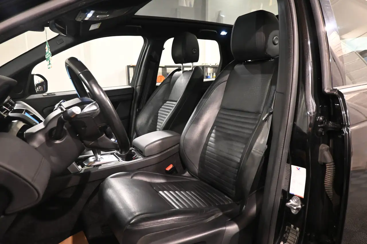 Land Rover Discovery Sport - 11