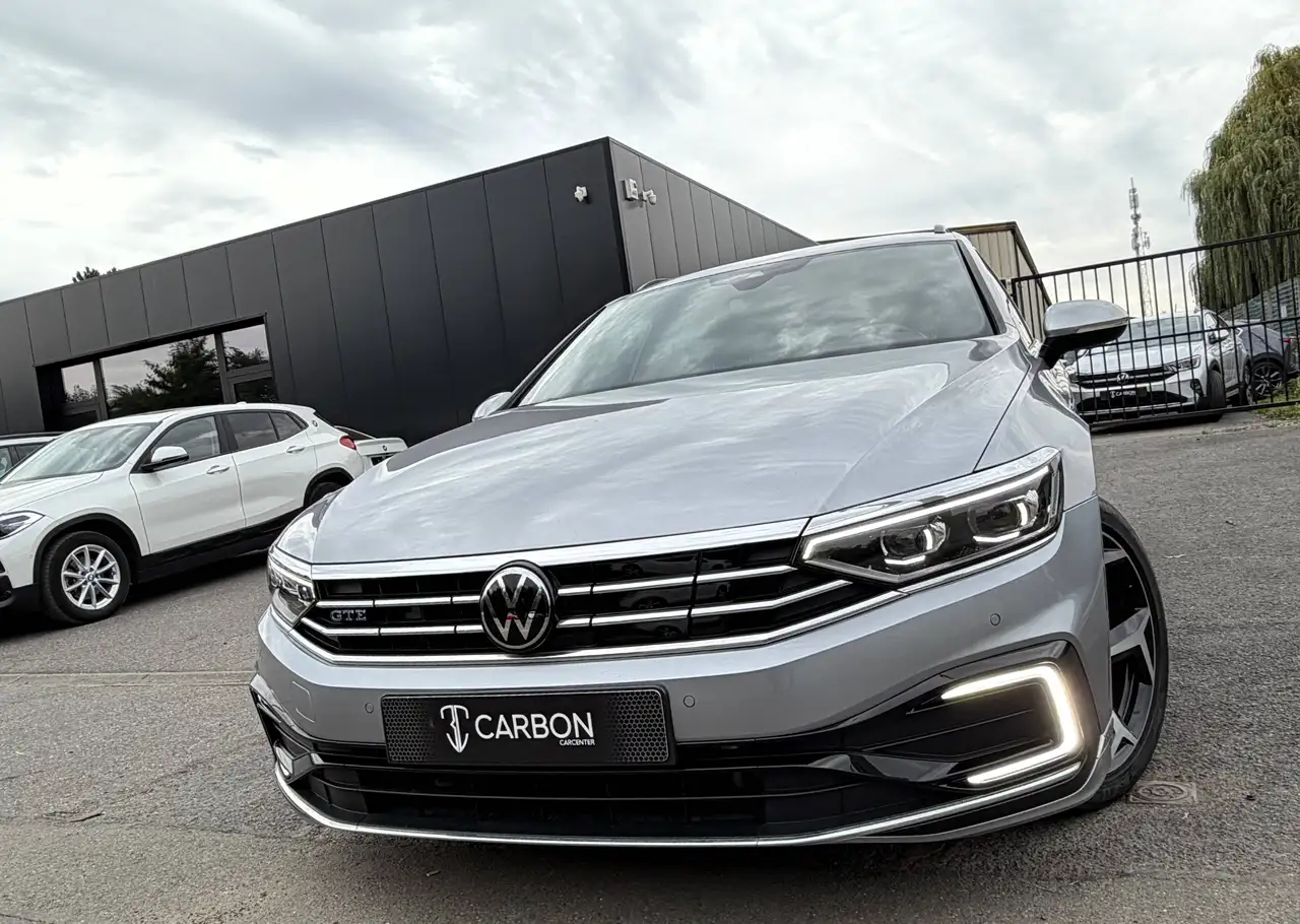 Volkswagen Passat - 2