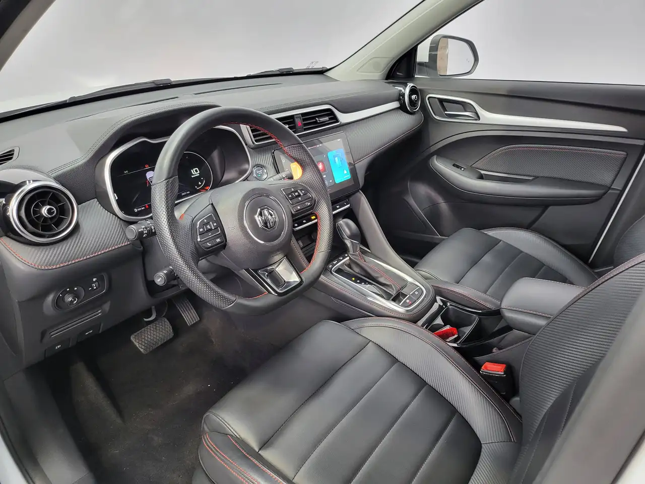 MG ZS - 11