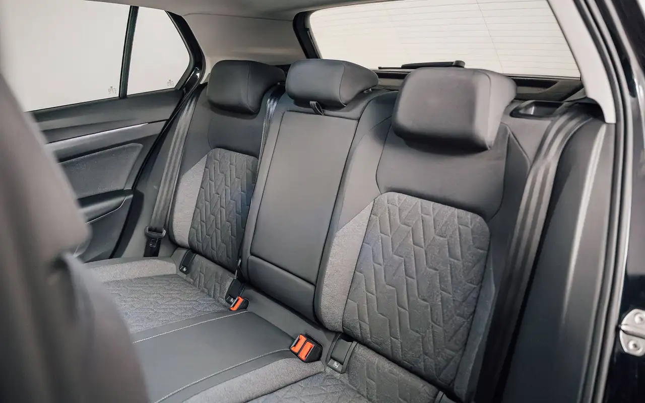 Volkswagen Golf - 9