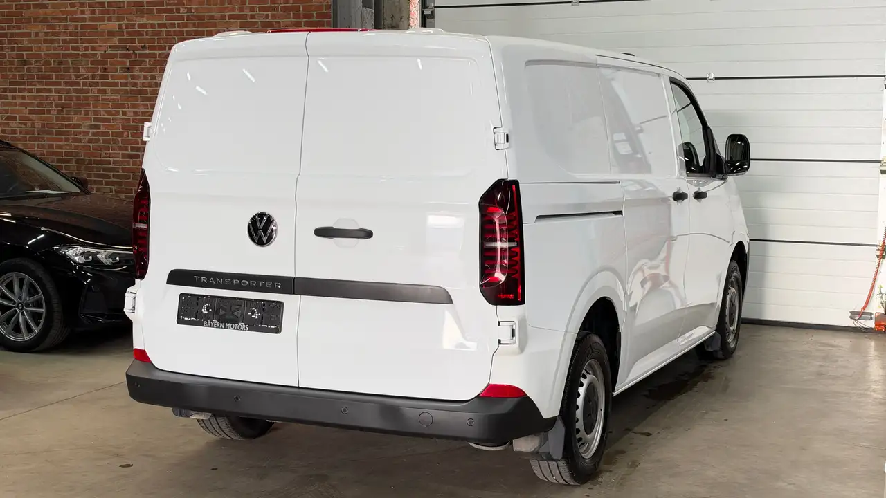 Volkswagen T7 Transporter - 2