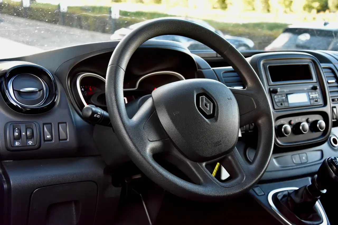 Renault Trafic - 11