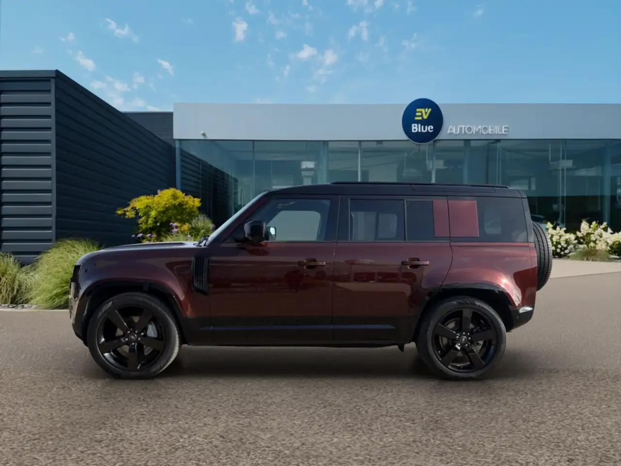 Land Rover Defender - 2