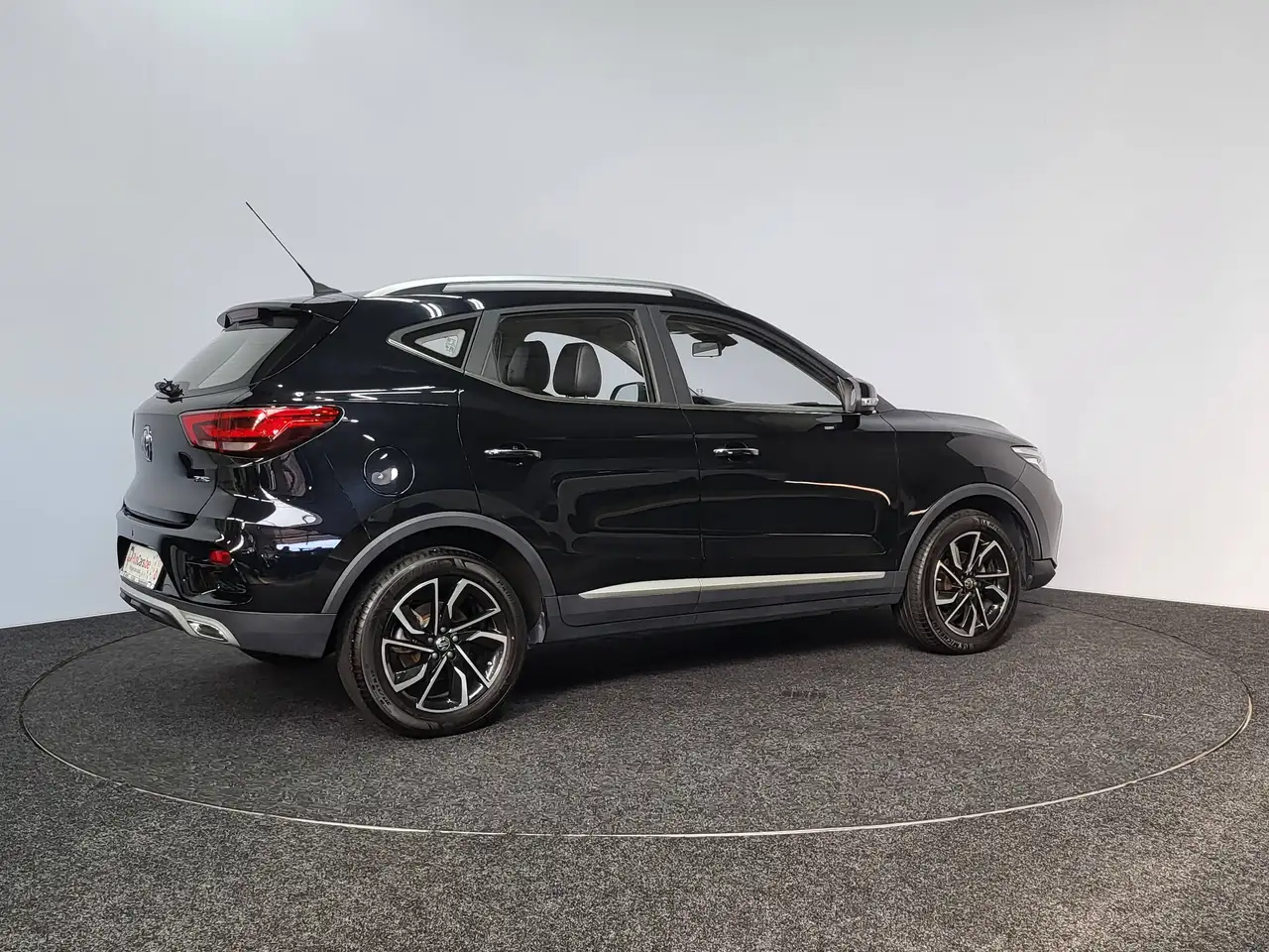 MG ZS - 6