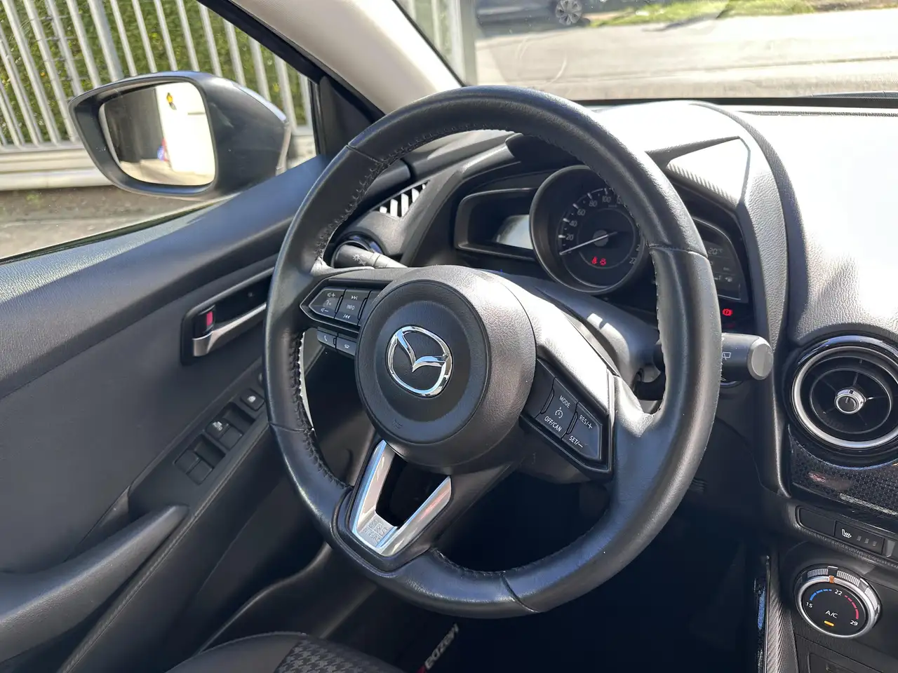 Mazda 2 - 9