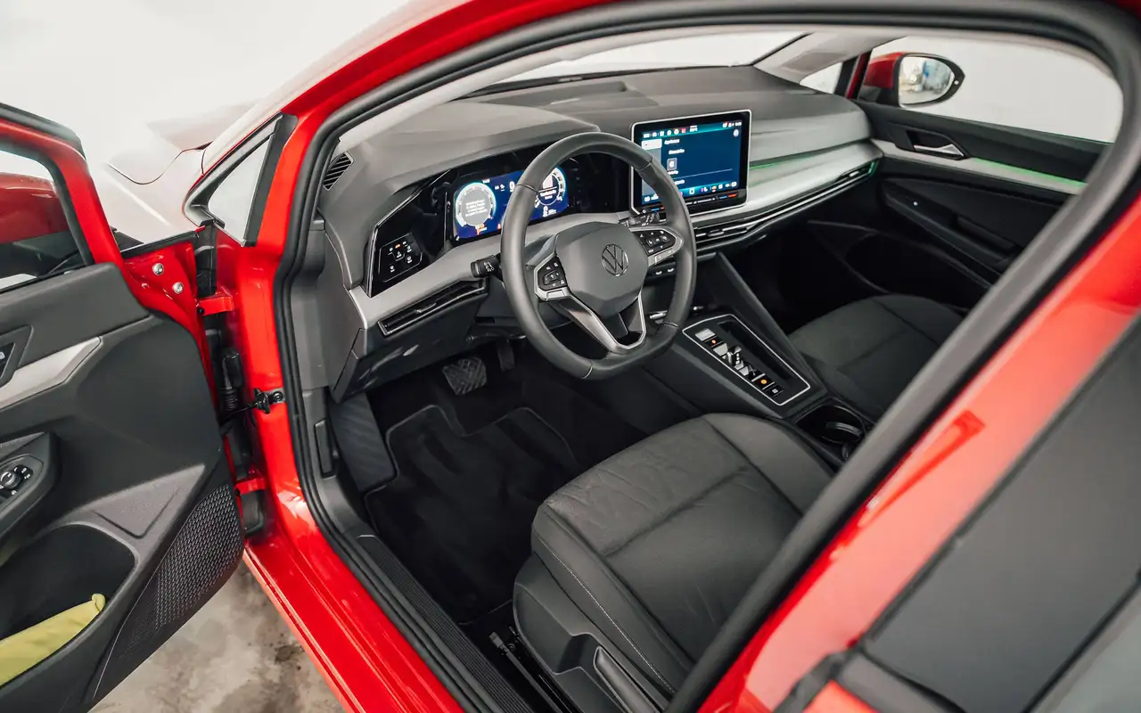 Volkswagen Golf - 10