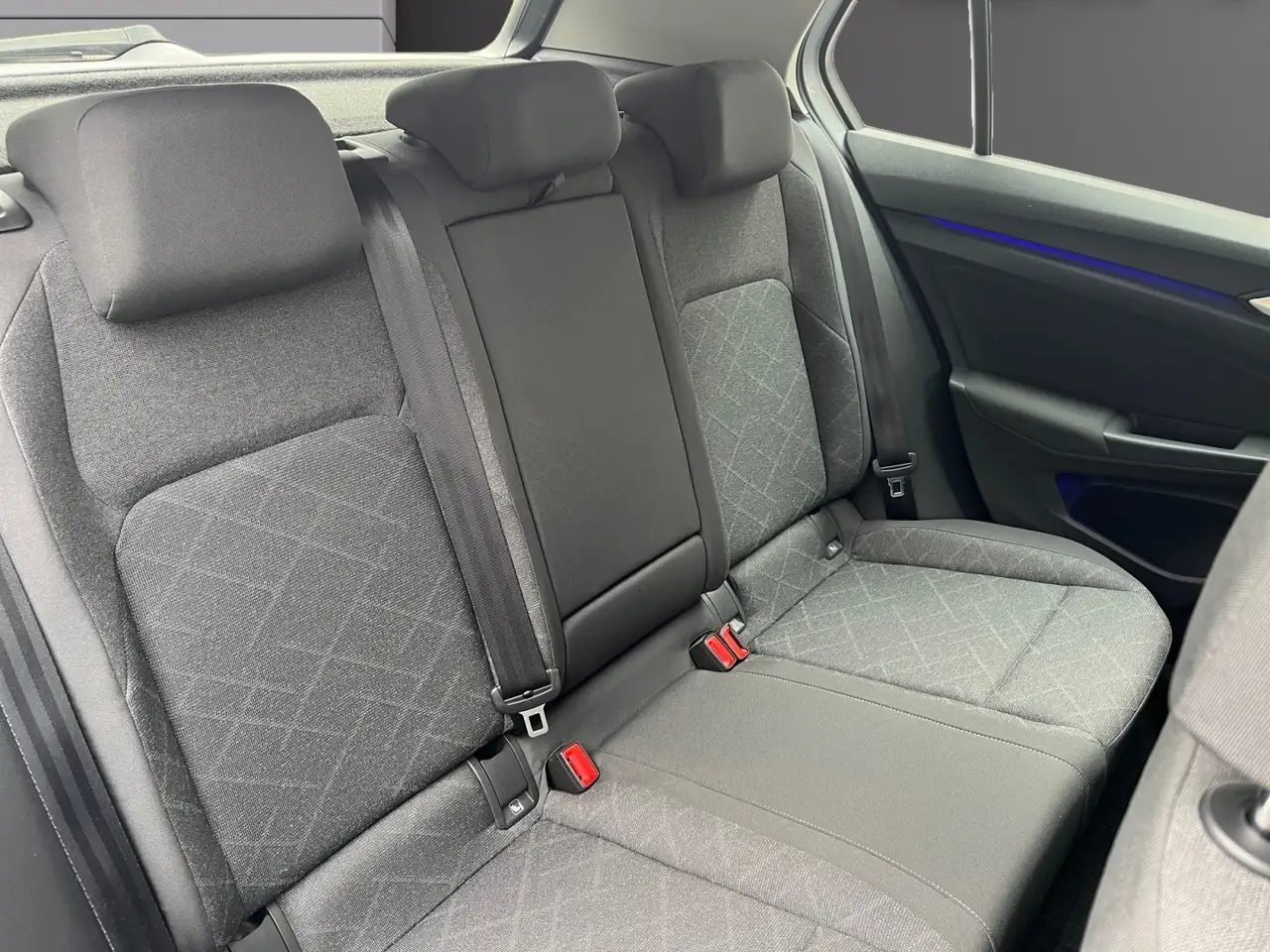 Volkswagen Golf - 11