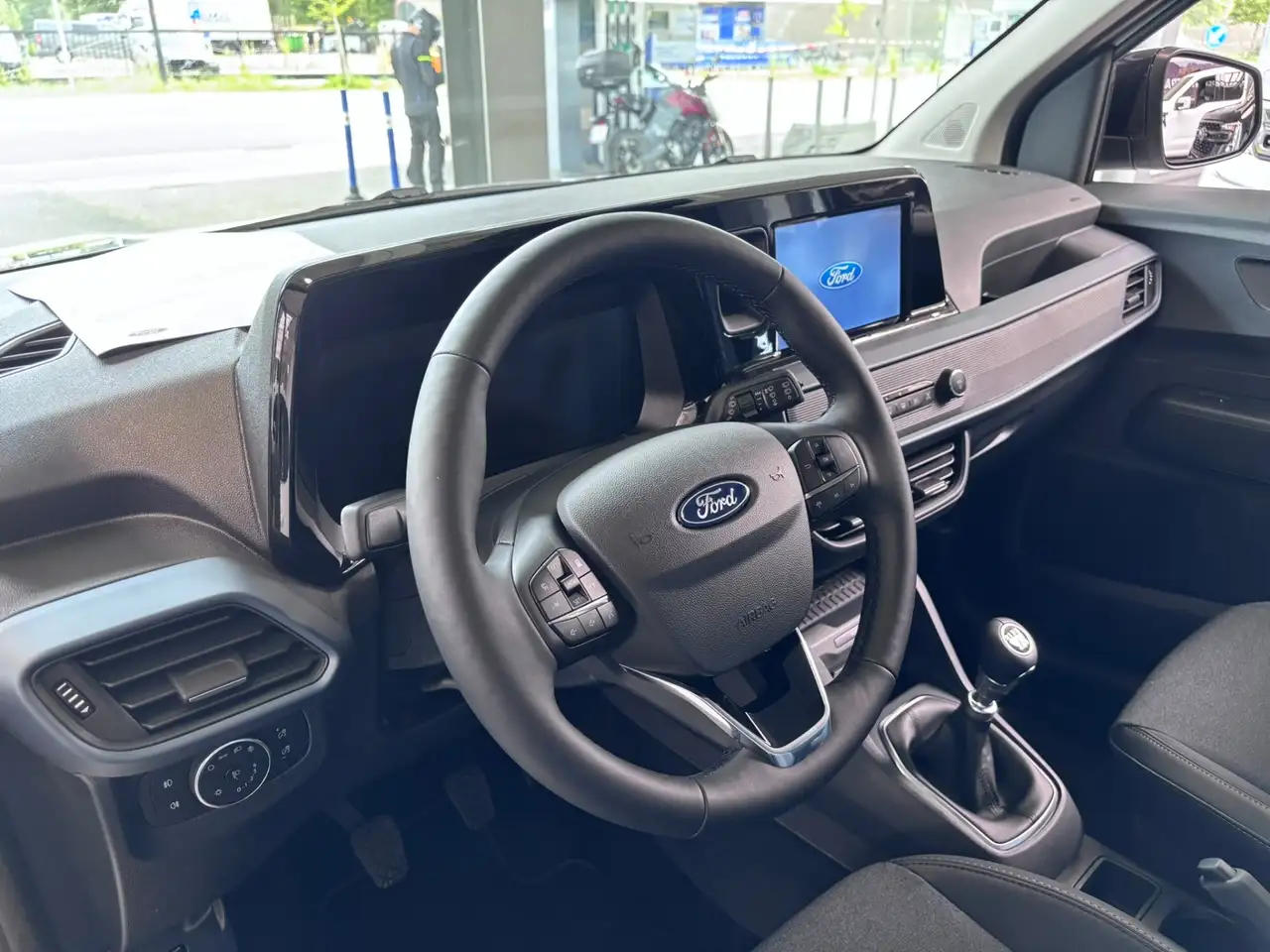 Ford Tourneo Courier - 6