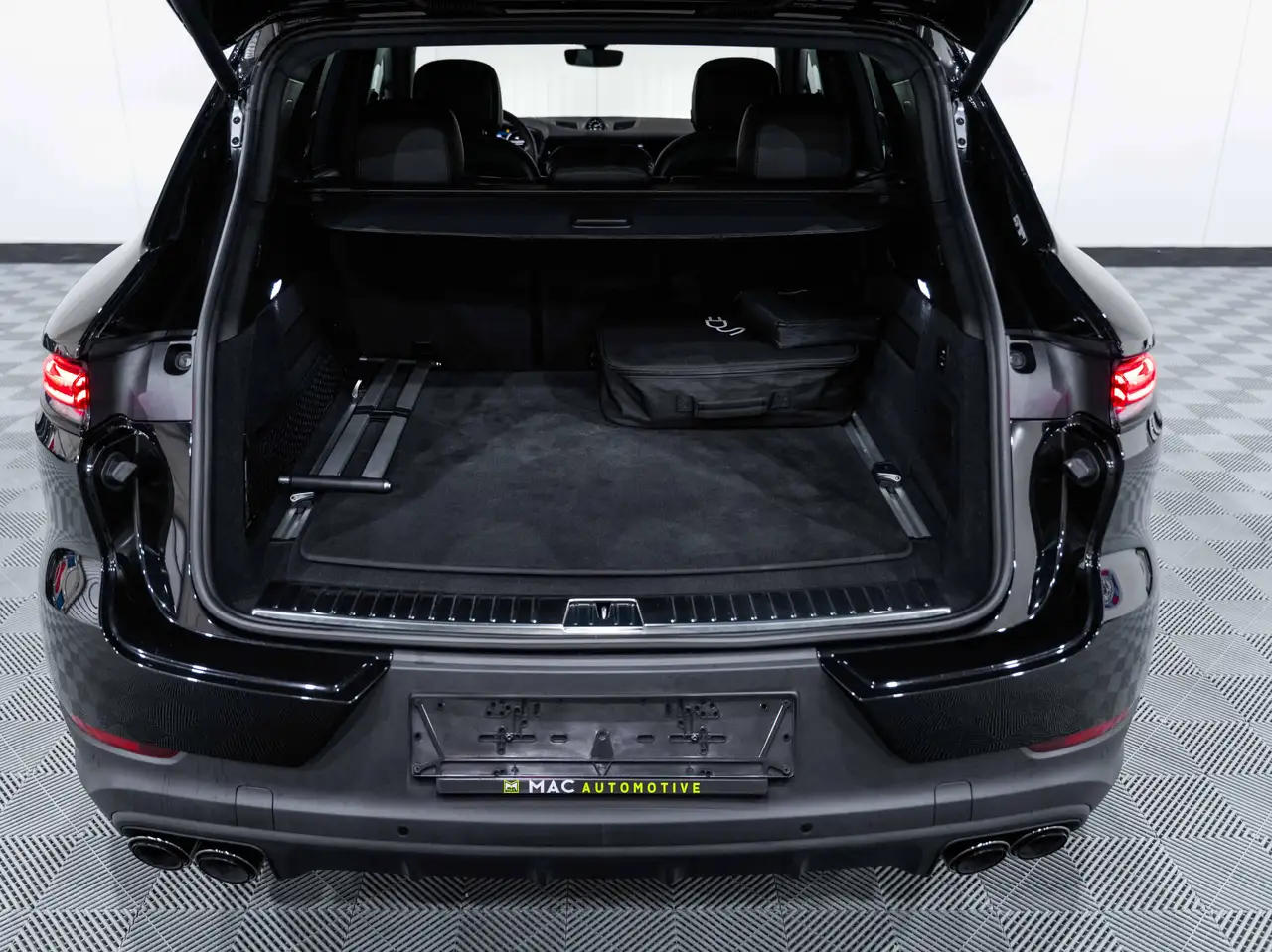 Porsche Cayenne - 10