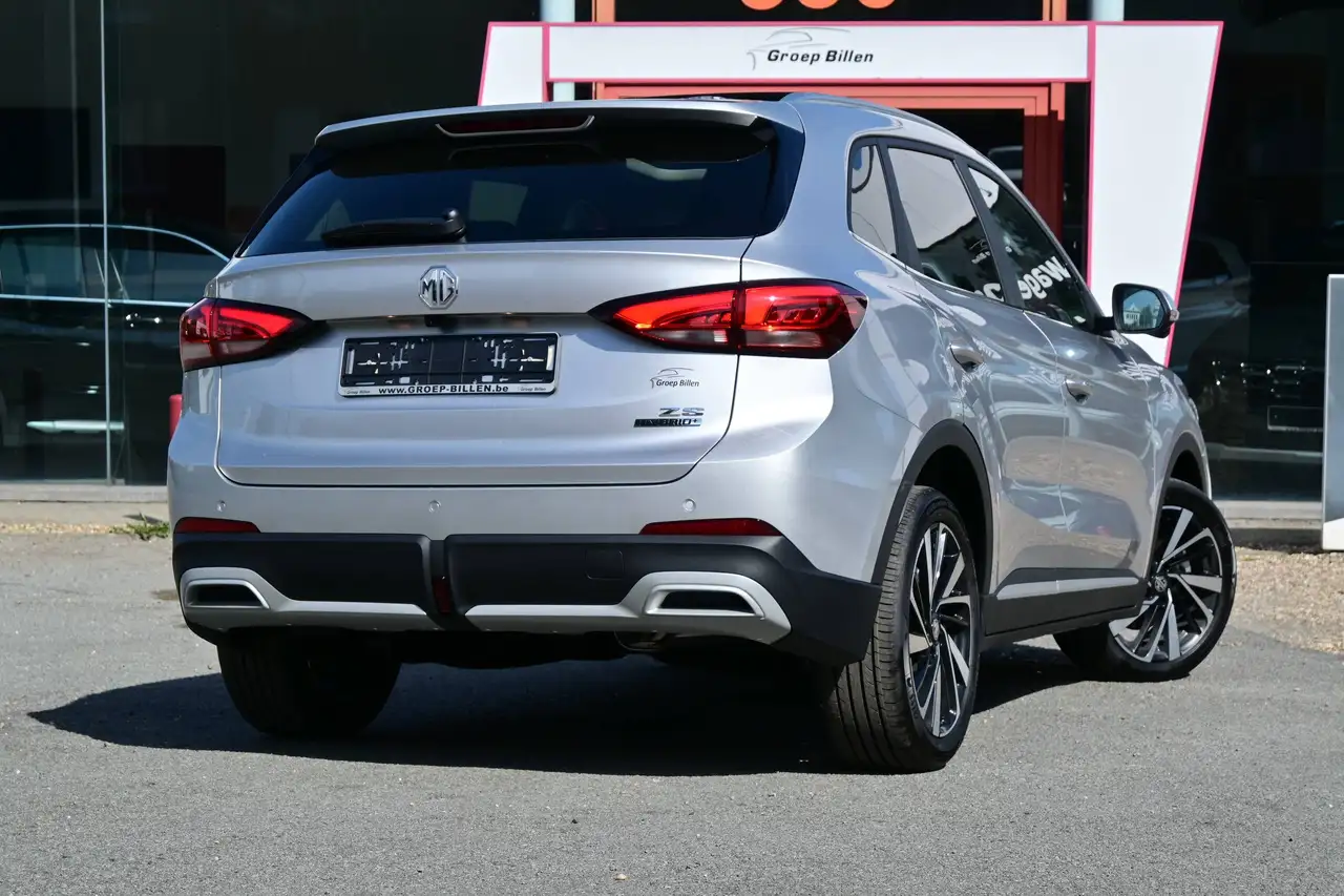 MG ZS - 11