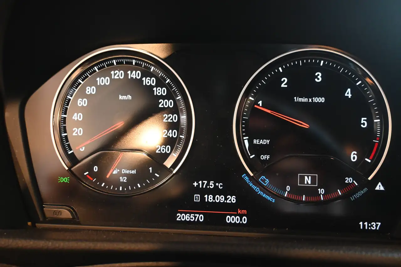 BMW 216 - 11