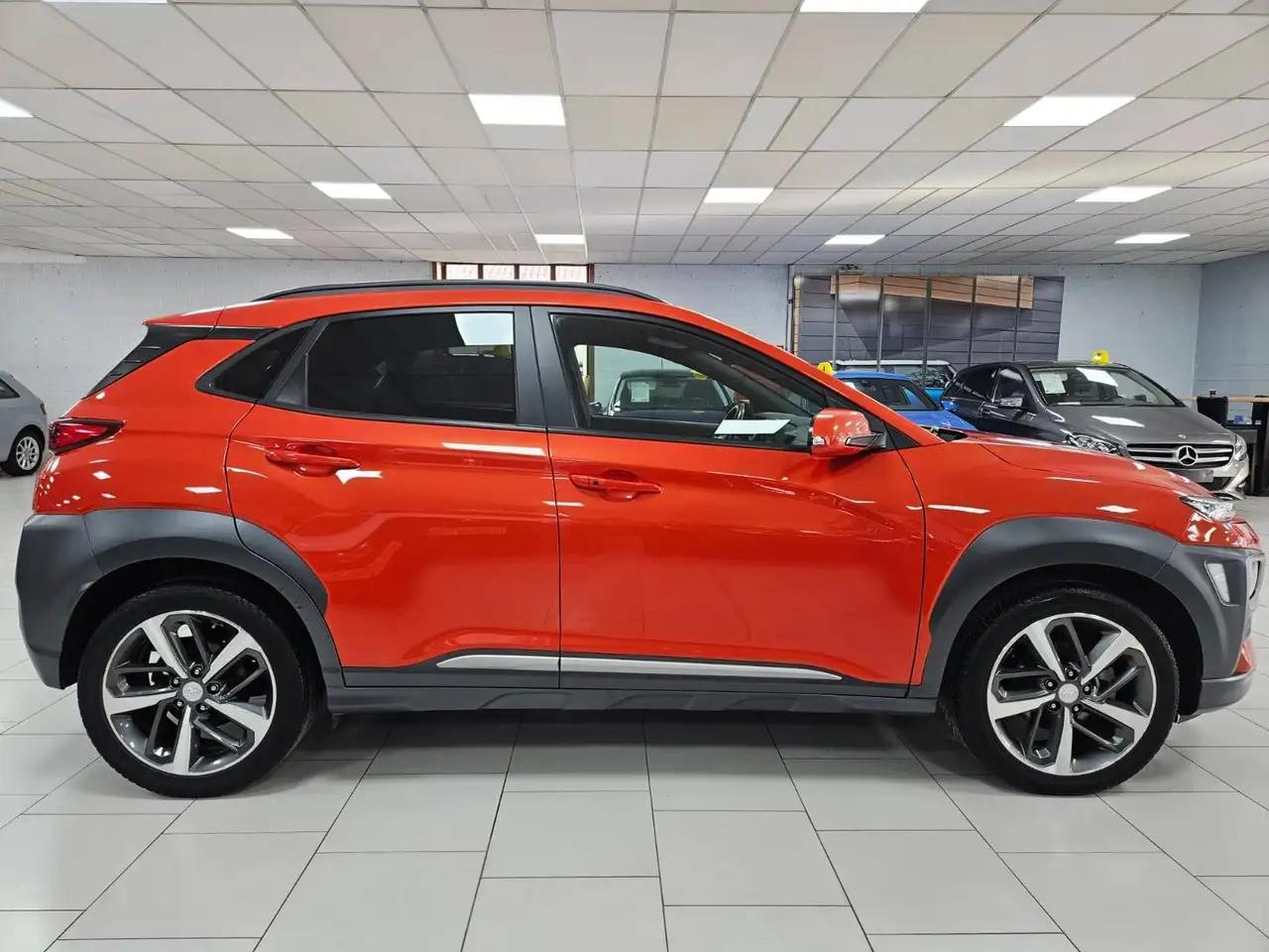 Hyundai KONA - 5