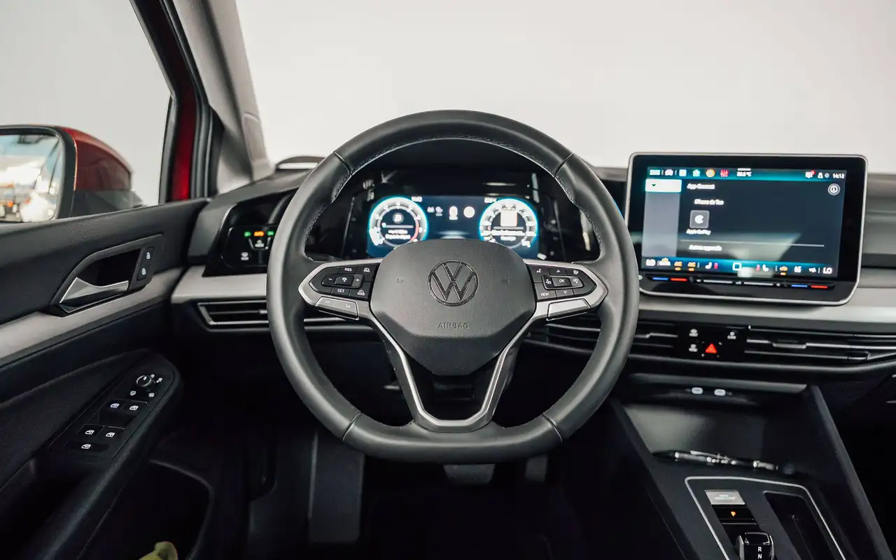 Volkswagen Golf - 12