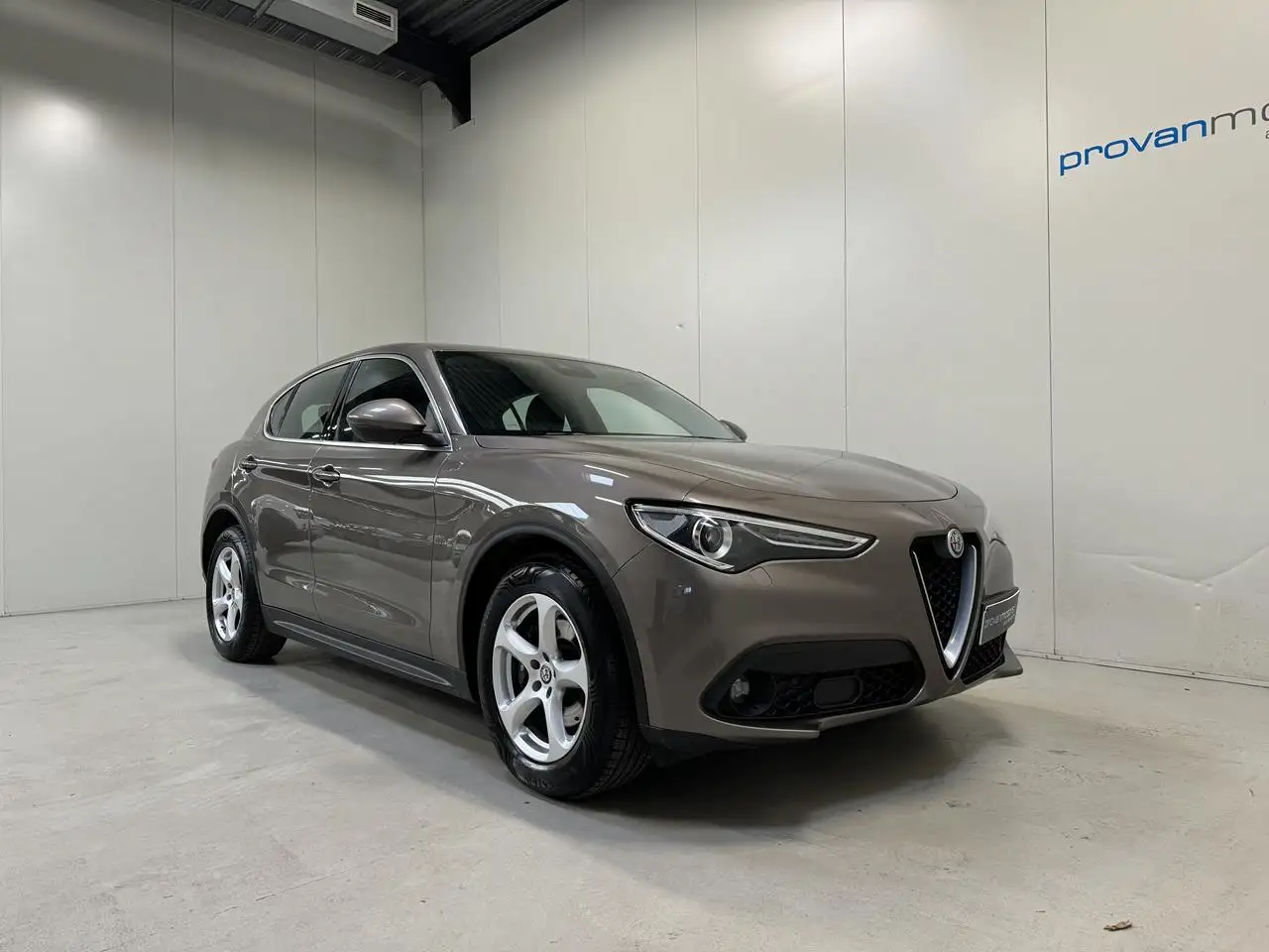 Alfa Romeo Stelvio - 5