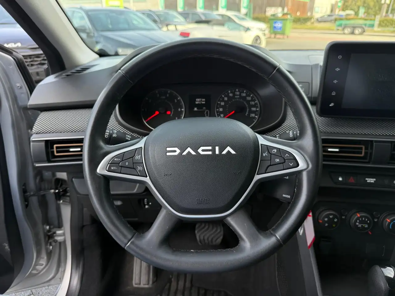 Dacia Sandero - 8