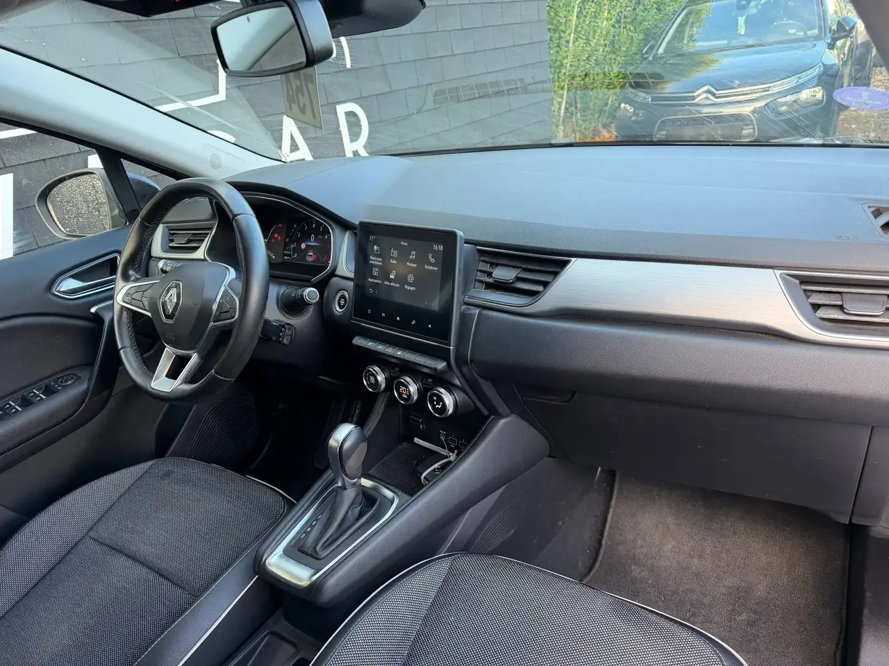 Renault Captur - 12