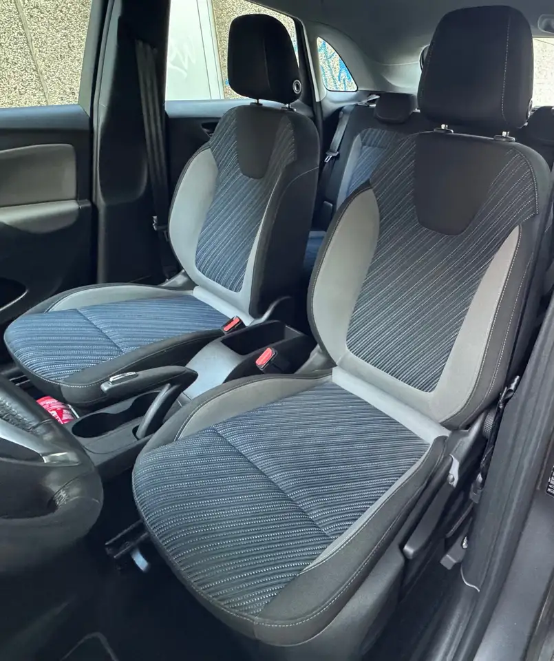 Opel Crossland X - 9