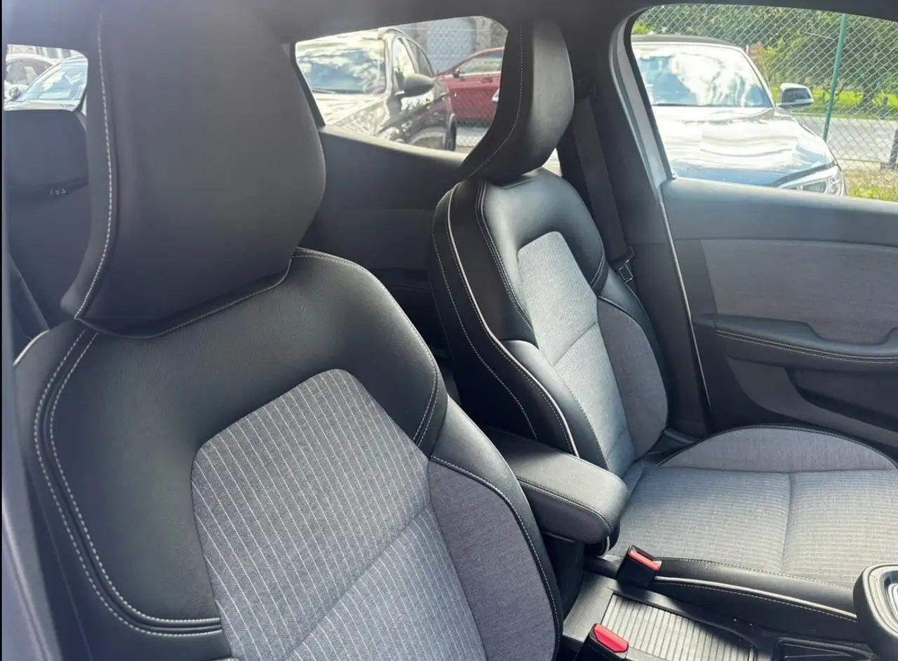 Renault Clio - 12