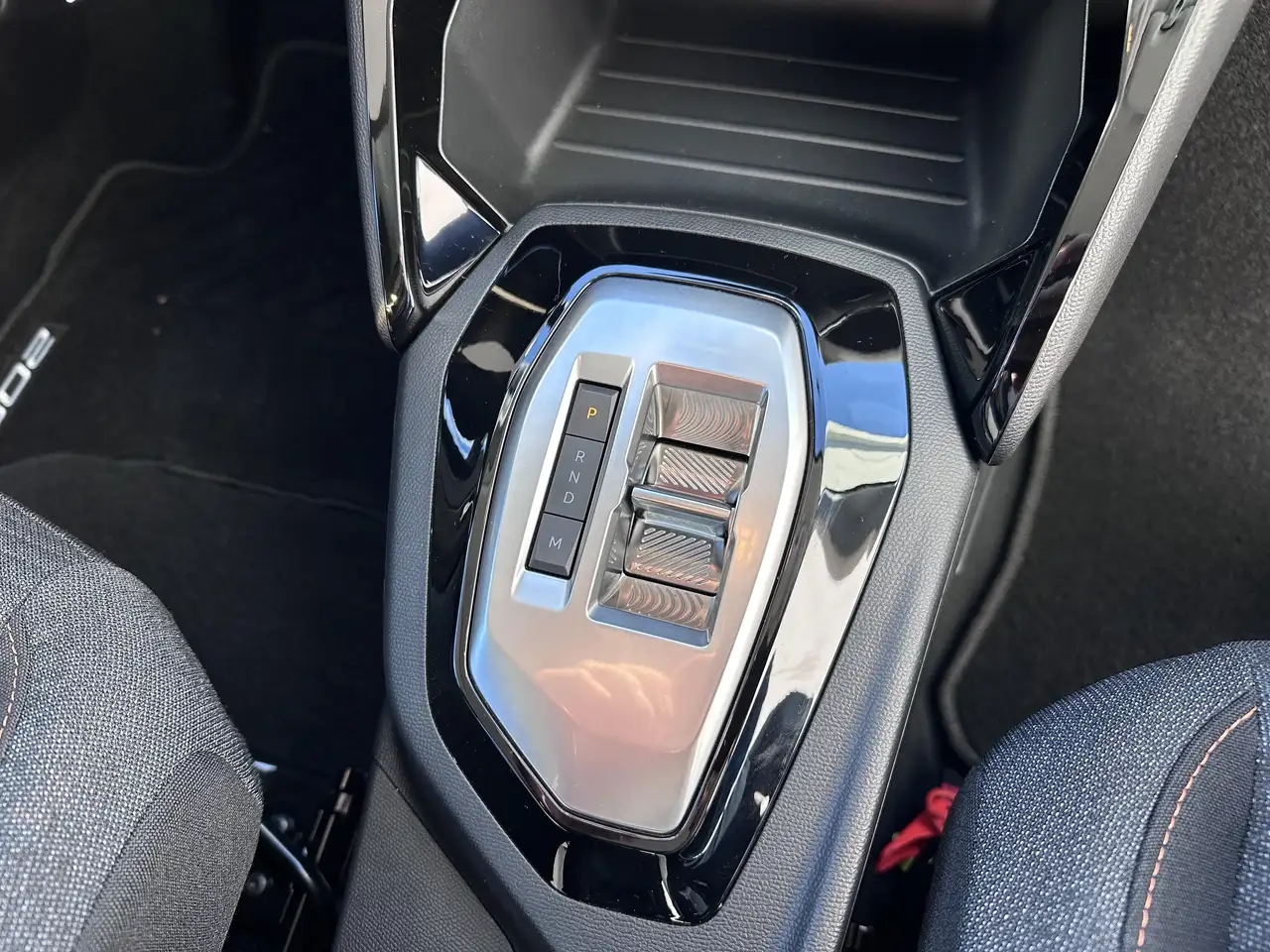 Peugeot 208 - 4