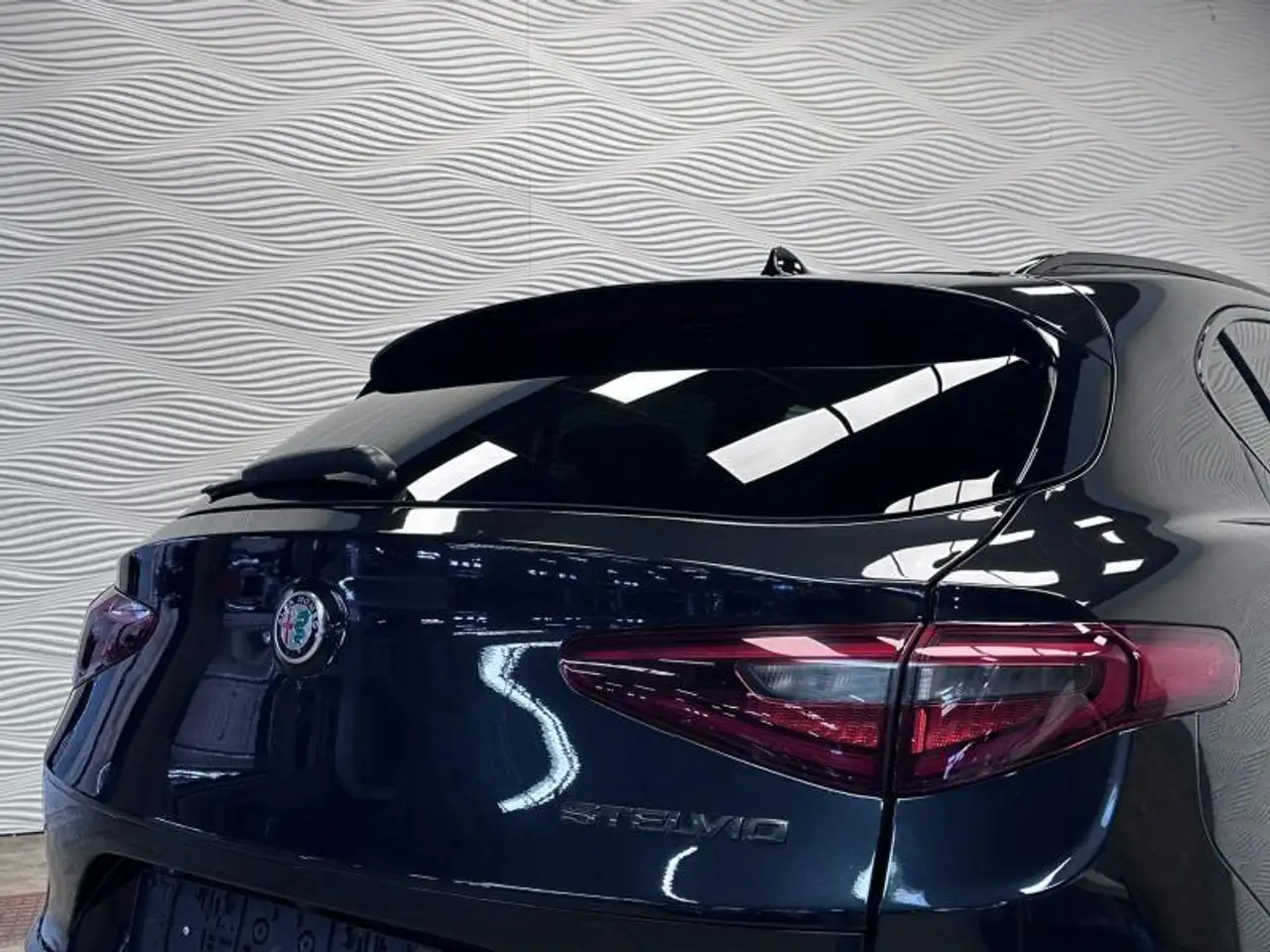 Alfa Romeo Stelvio - 12
