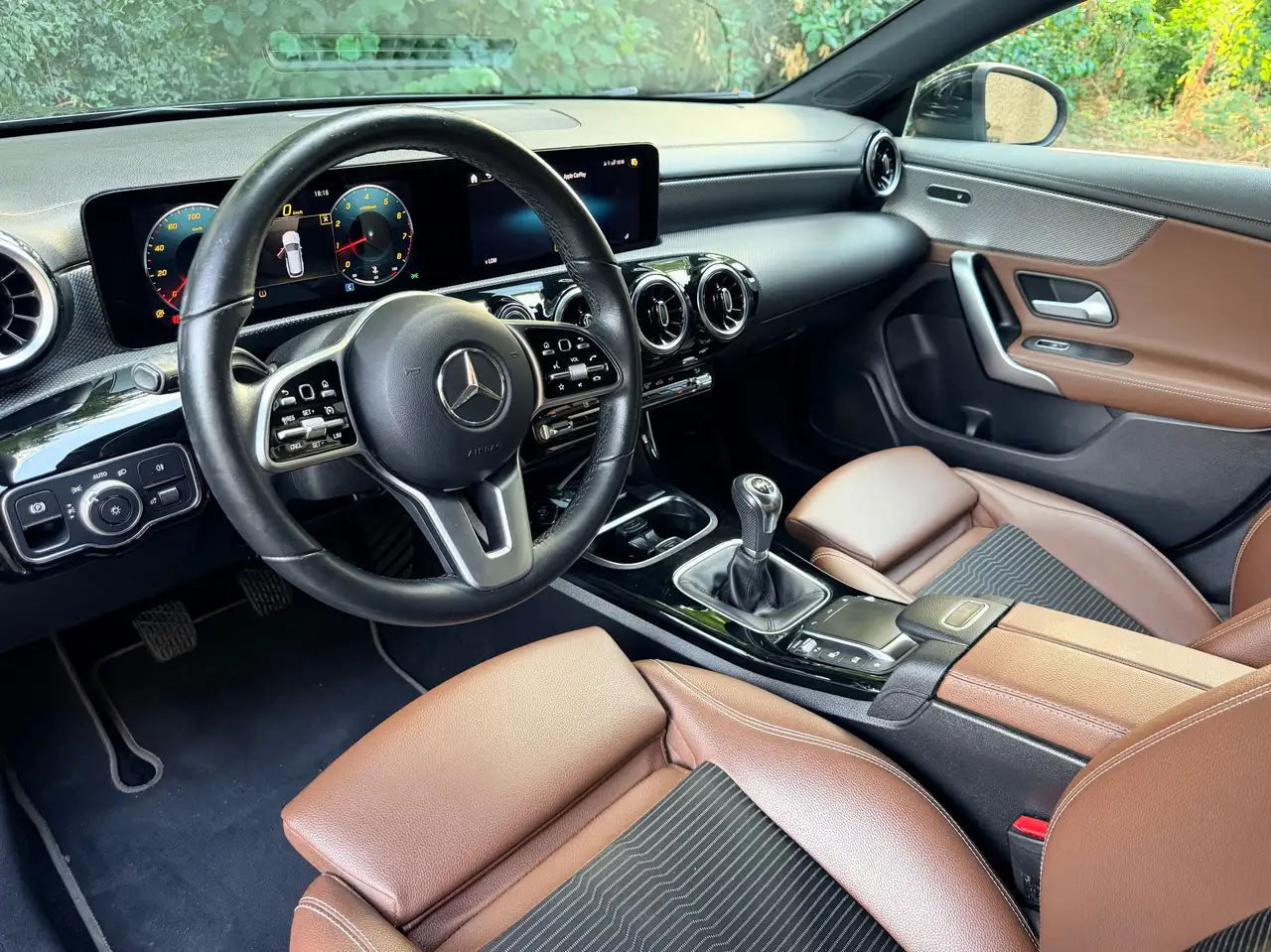 Mercedes-Benz CLA 180 - 11
