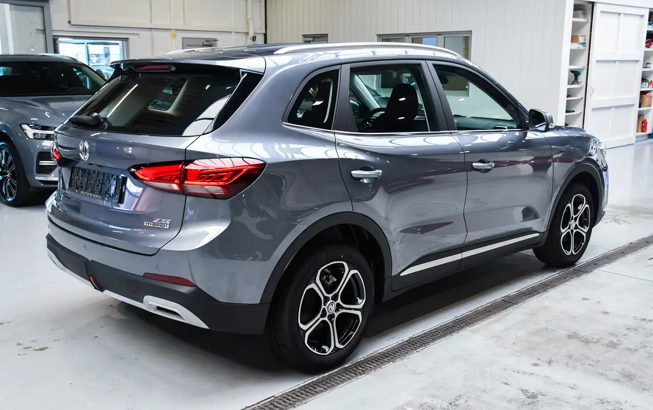 MG ZS - 3