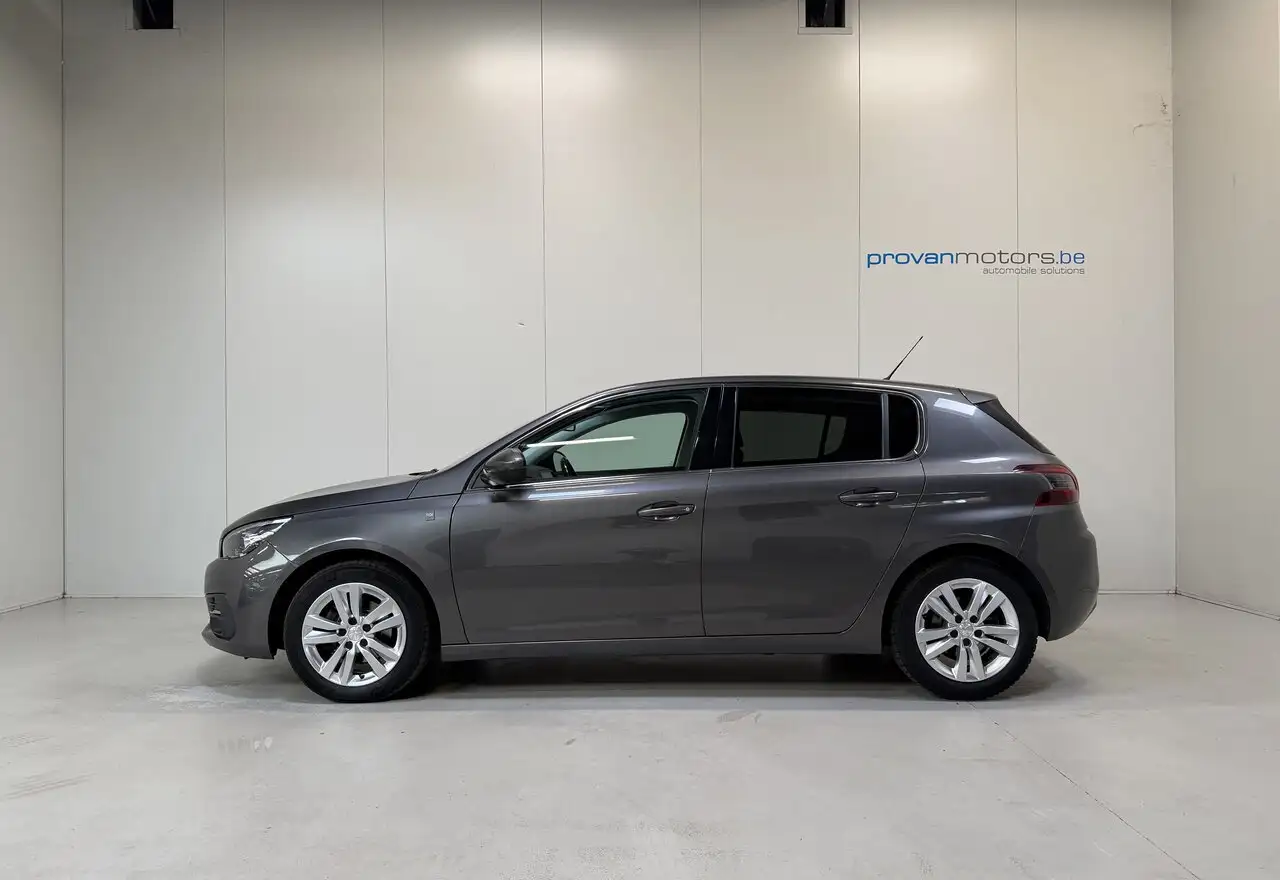 Peugeot 308 - 8
