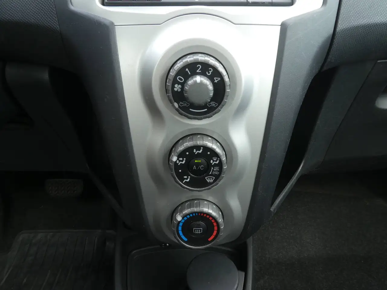 Toyota Yaris - 11
