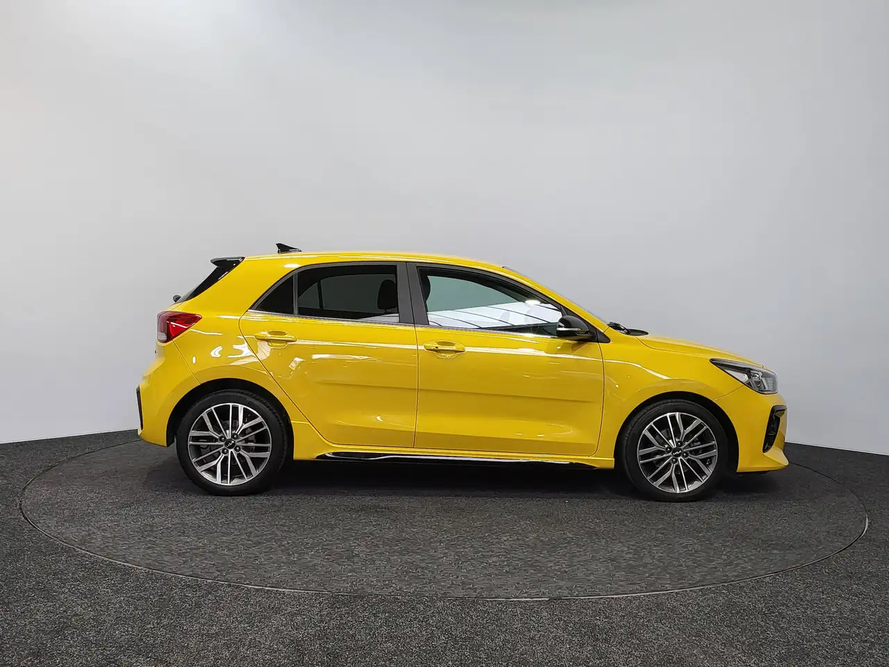 Kia Rio - 7