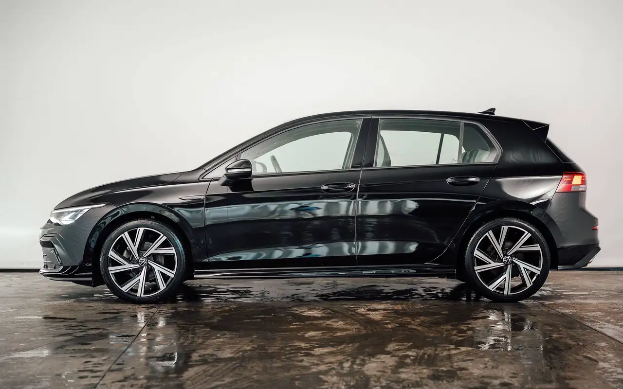 Volkswagen Golf - 2