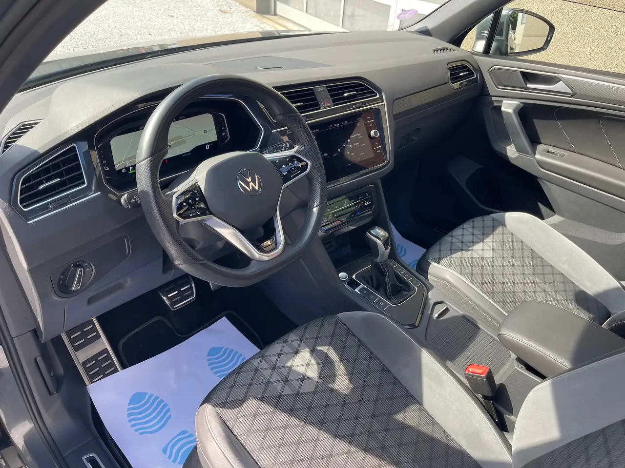 Volkswagen Tiguan - 11