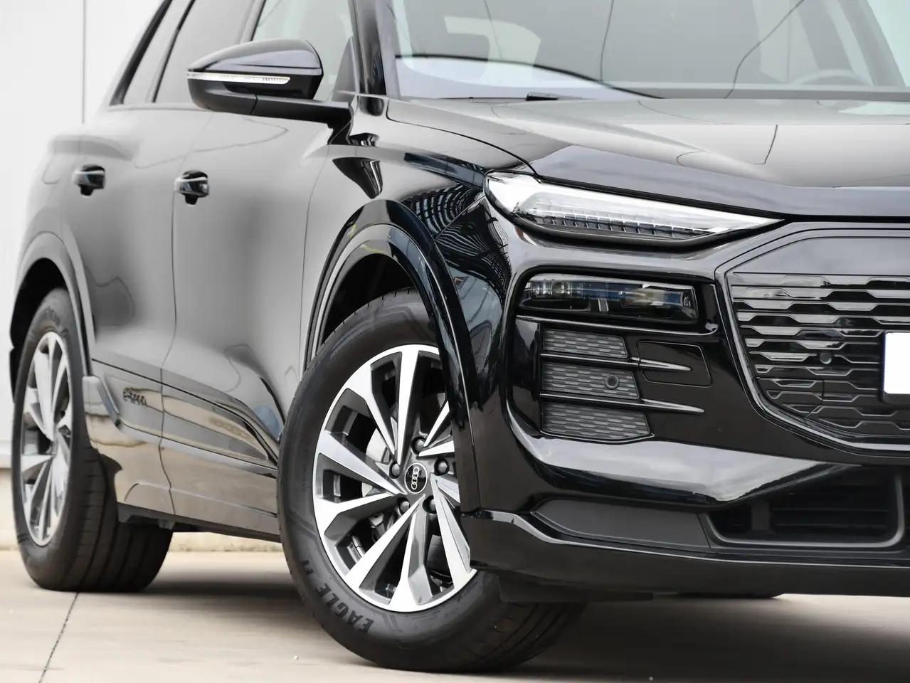 Audi Q6 e-tron - 5
