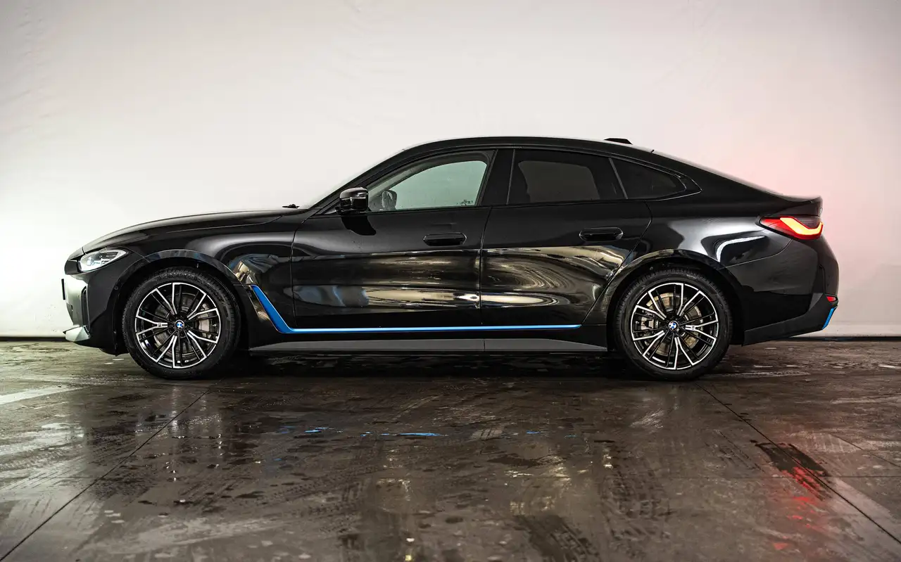 BMW i4 - 2