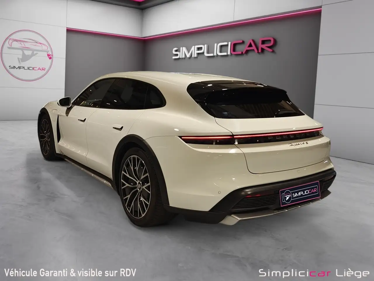 Porsche Taycan - 6