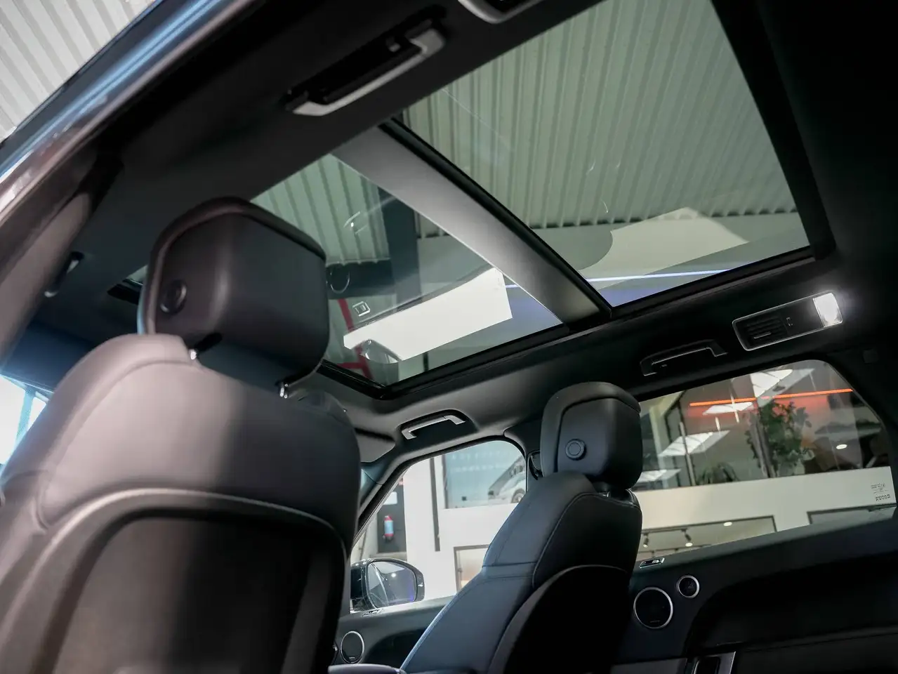 Land Rover Range Rover Sport - 8