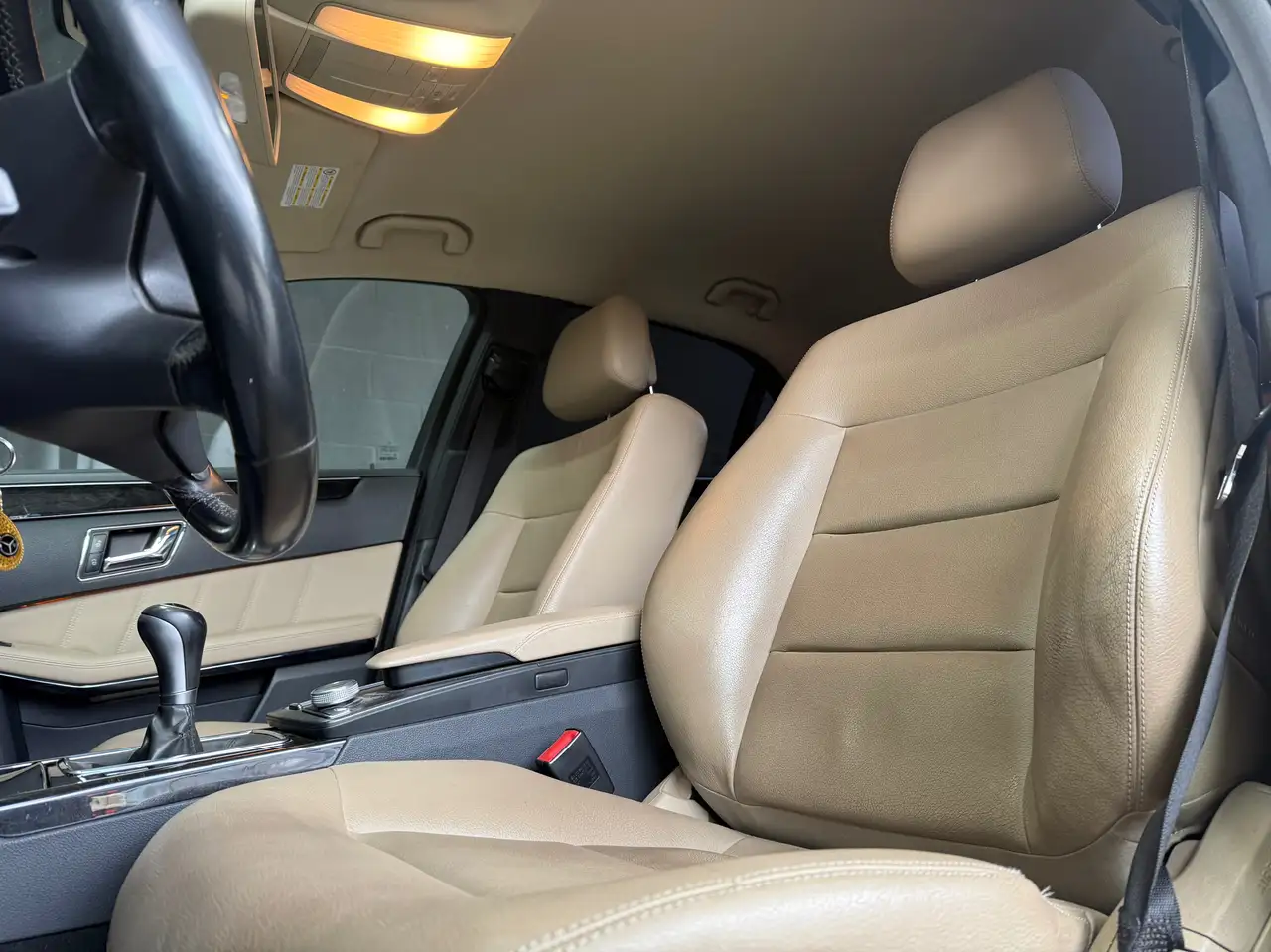 Mercedes-Benz E 200 - 11