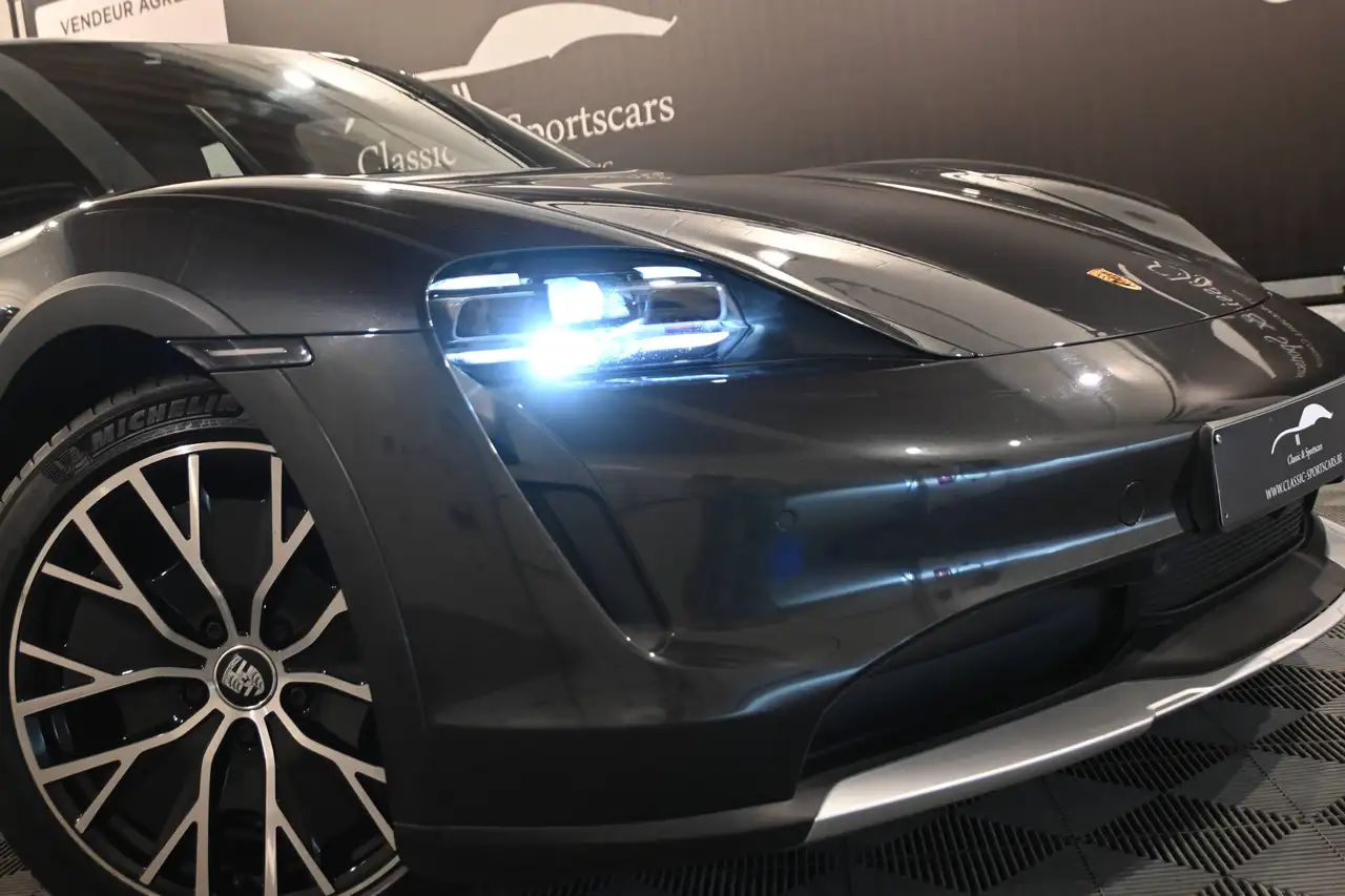 Porsche Taycan - 3