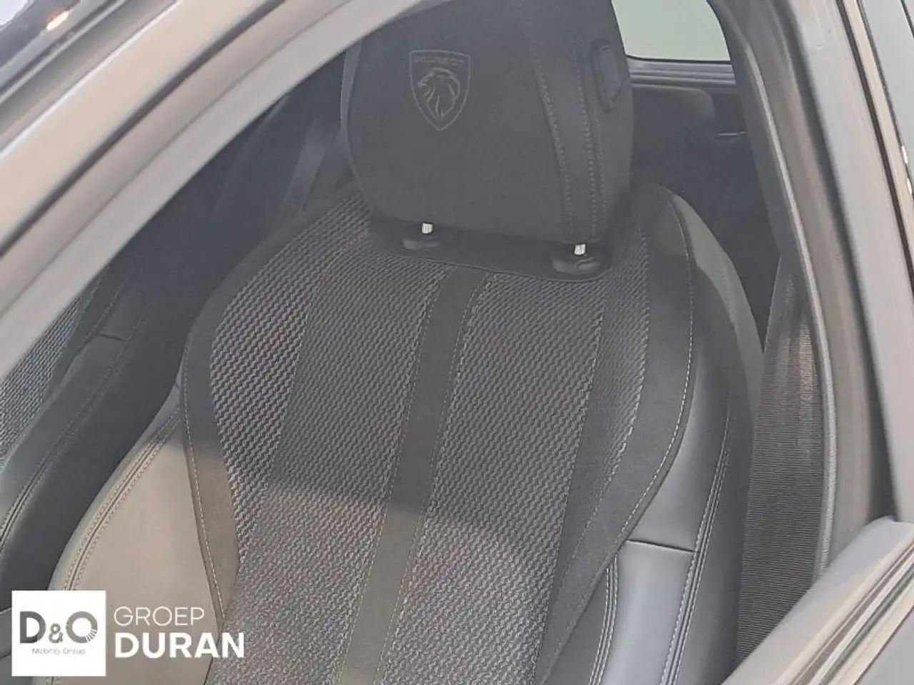Peugeot 408 - 10
