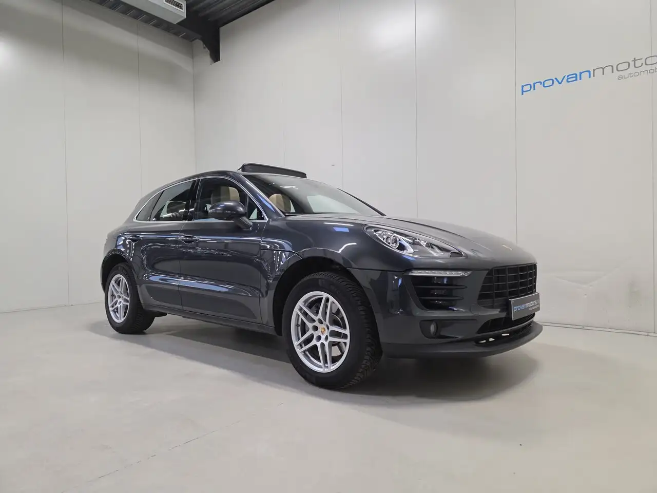 Porsche Macan - 5