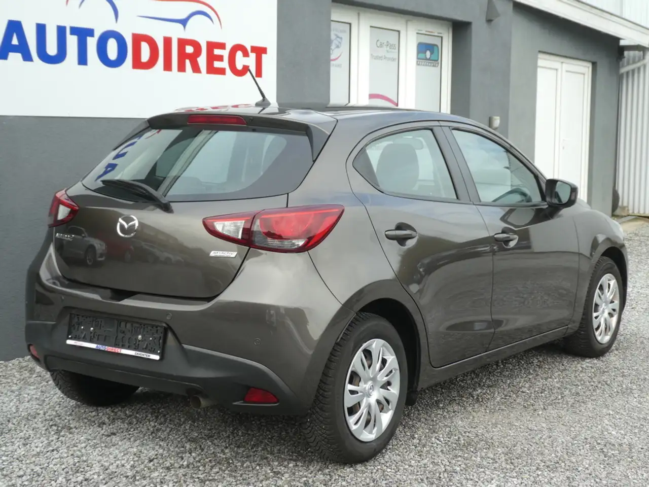 Mazda 2 - 4