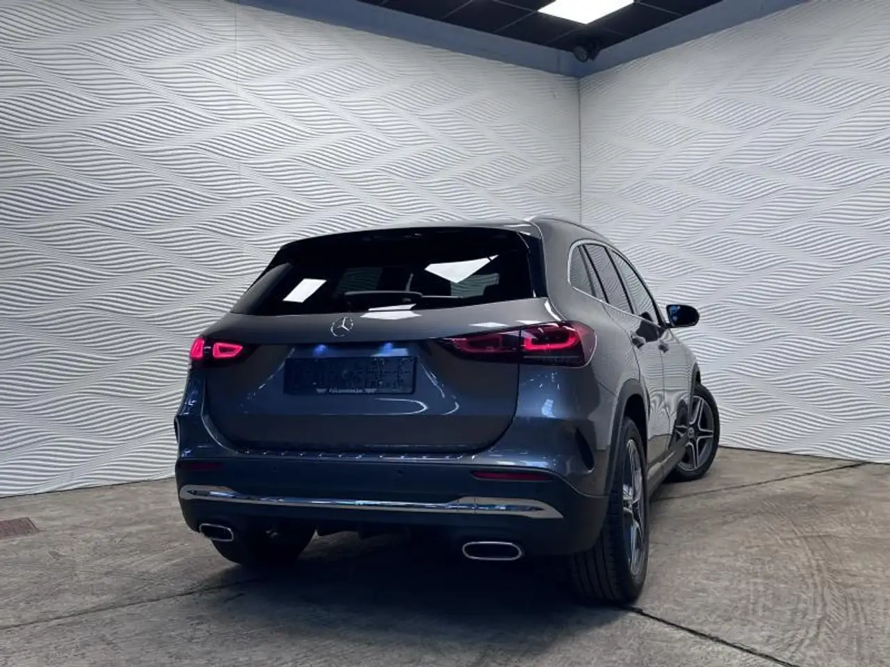 Mercedes-Benz GLA 180 - 12