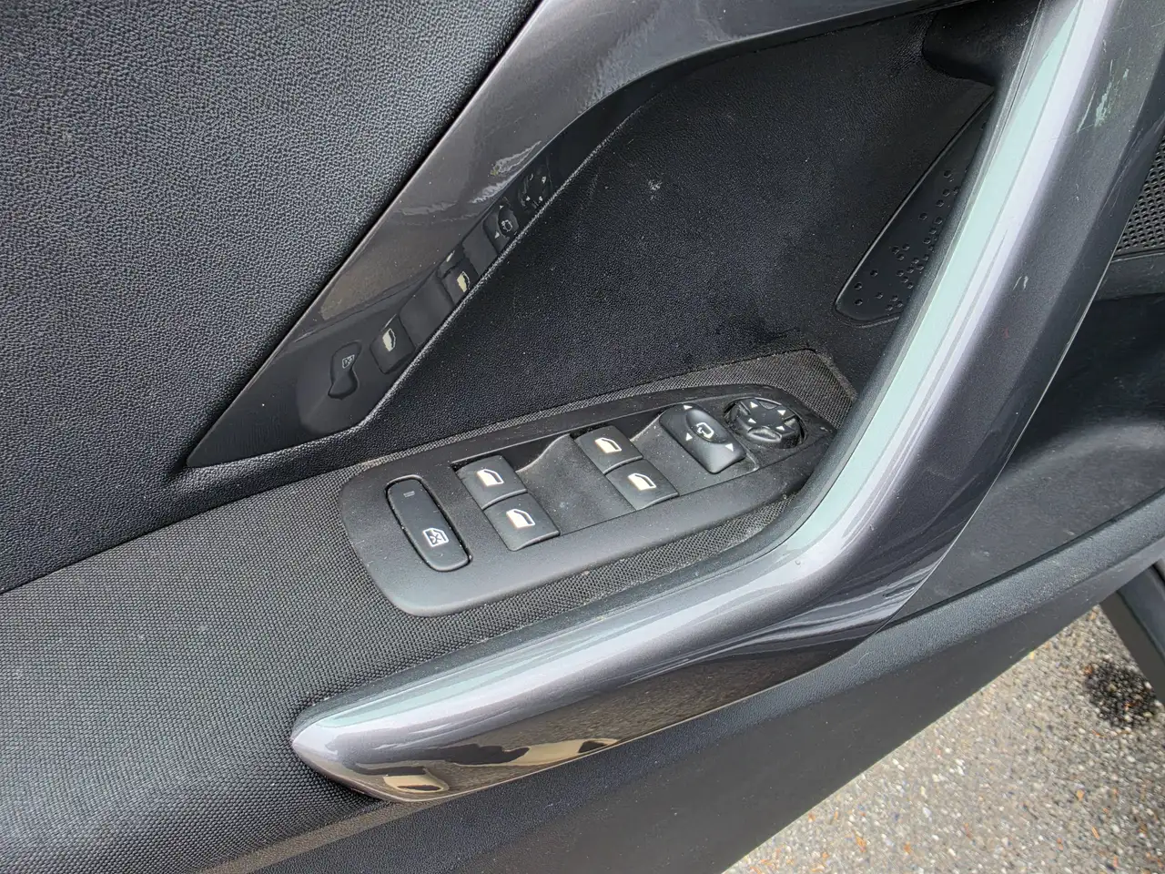 Peugeot 2008 - 8