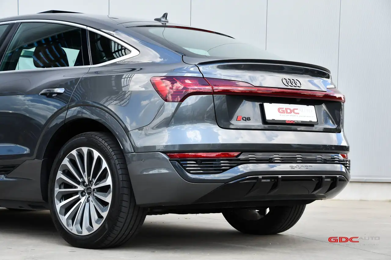 Audi Q8 e-tron - 11