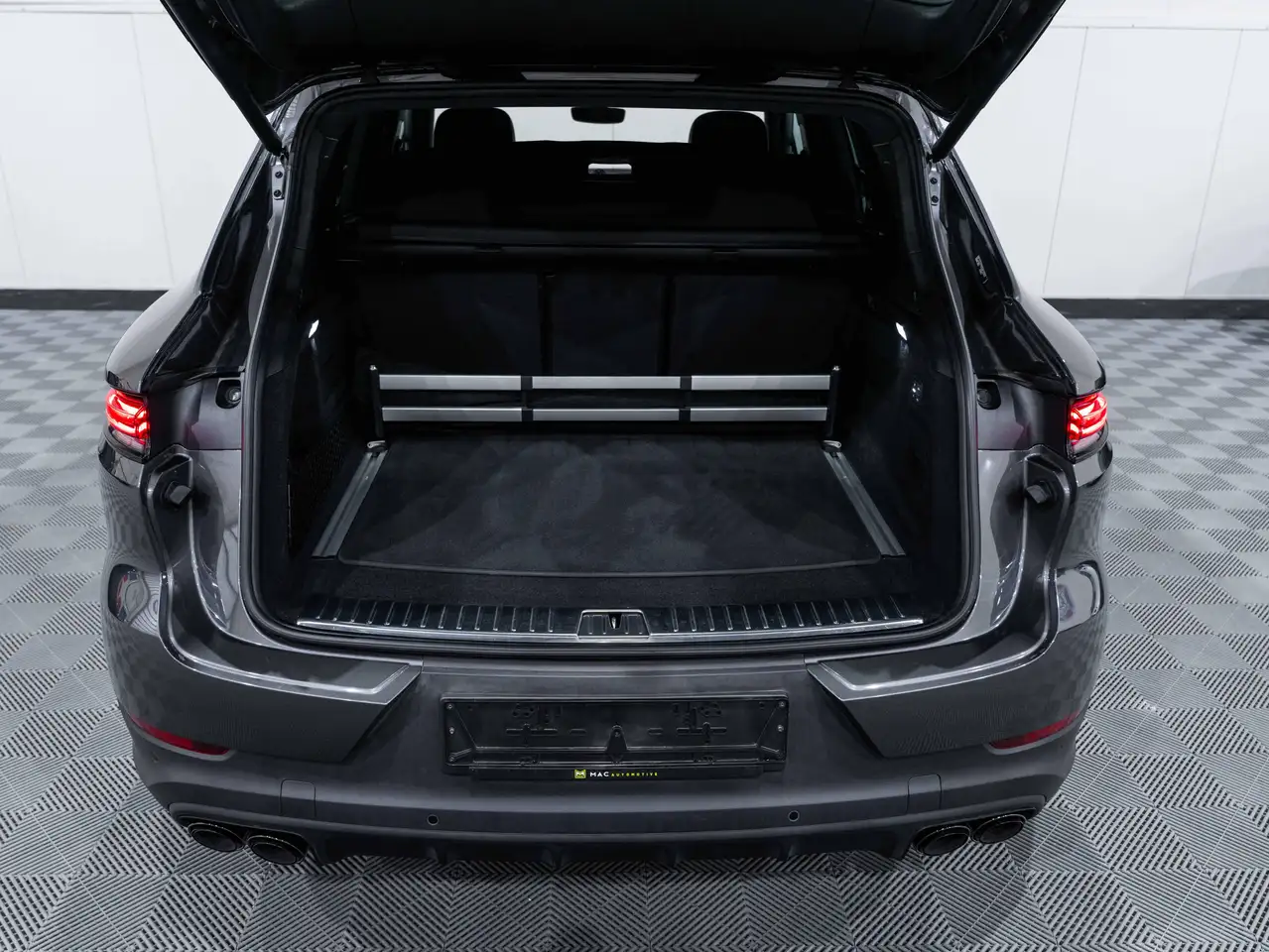 Porsche Cayenne - 11