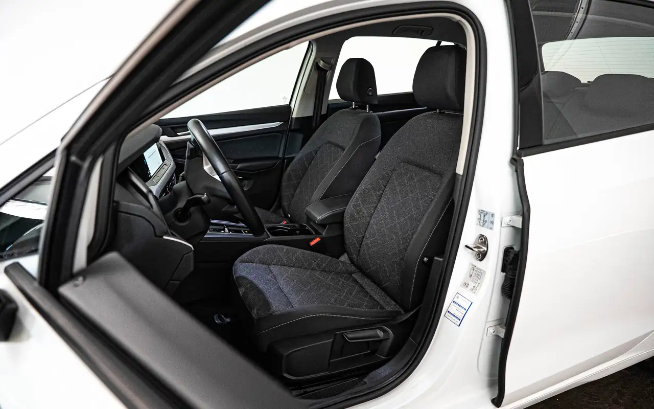 Volkswagen Golf - 9