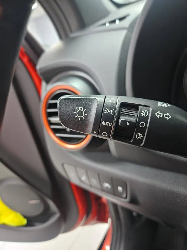Hyundai KONA - 16