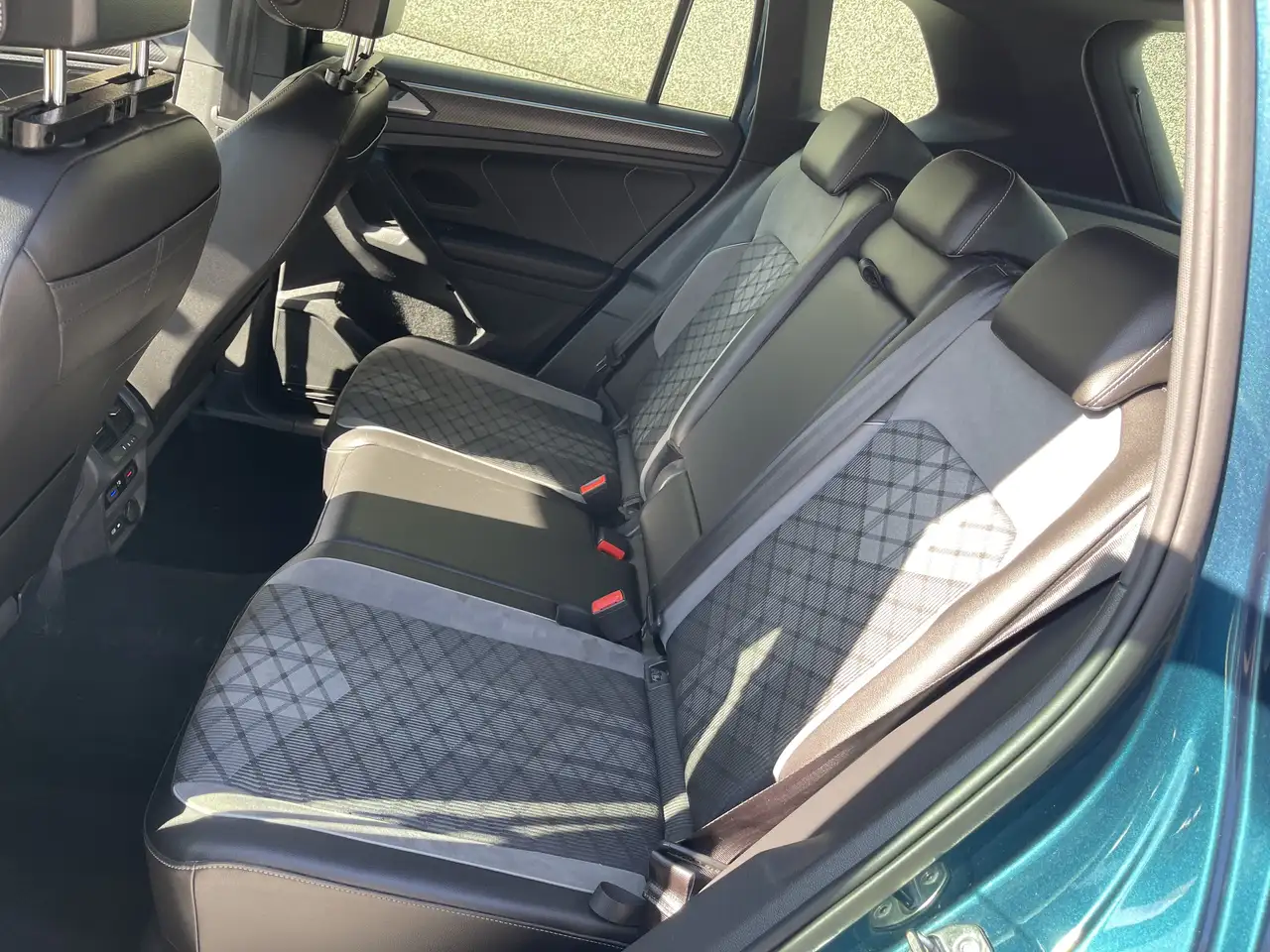 Volkswagen Tiguan - 10