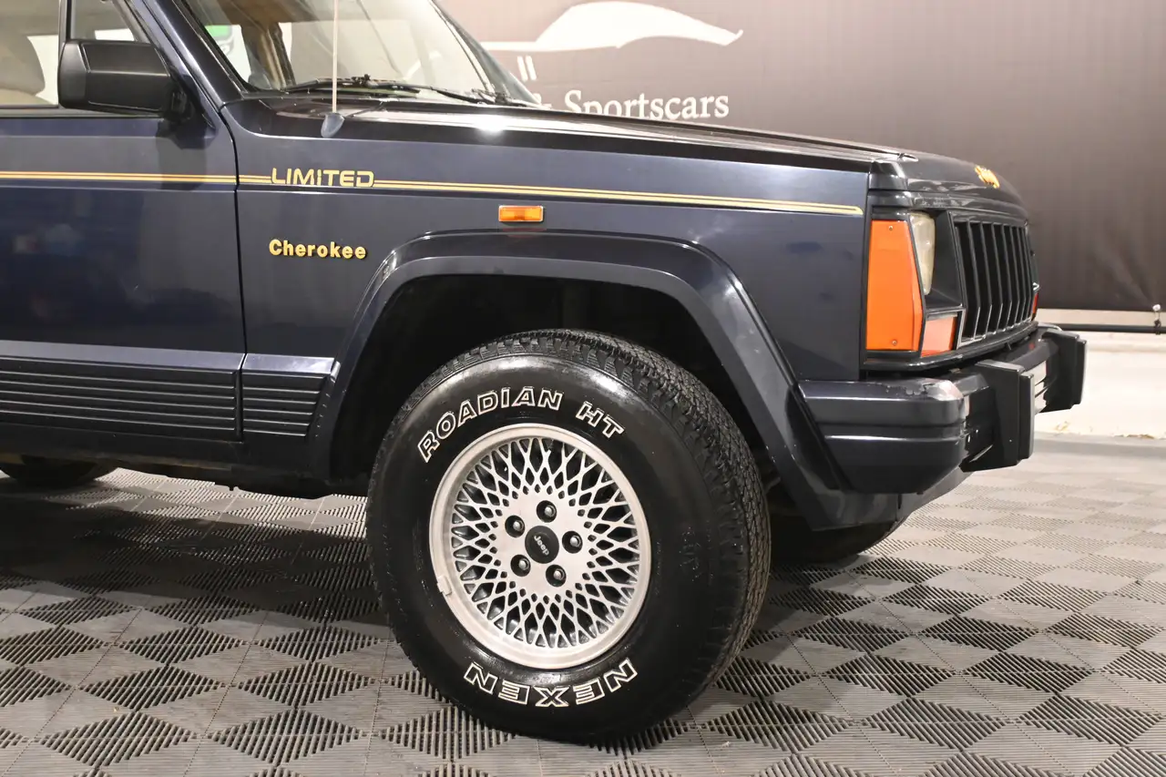 Jeep Cherokee - 2