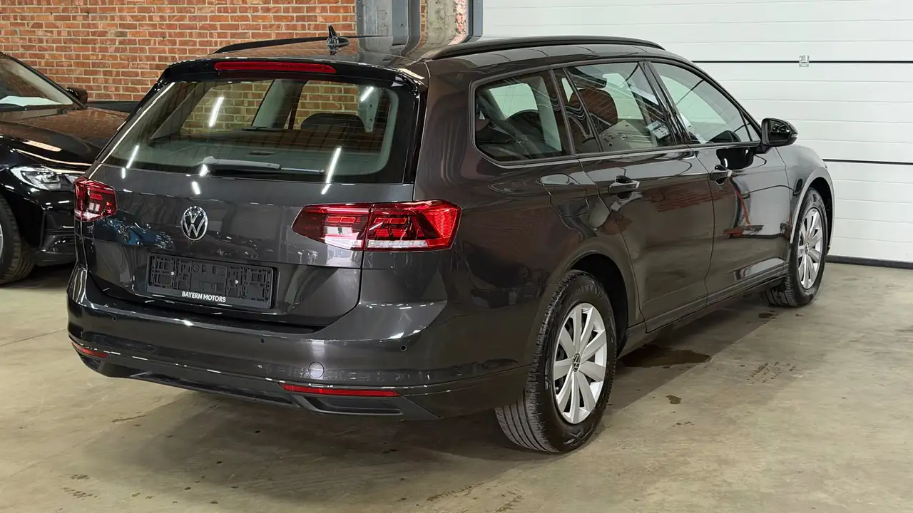 Volkswagen Passat Variant - 2