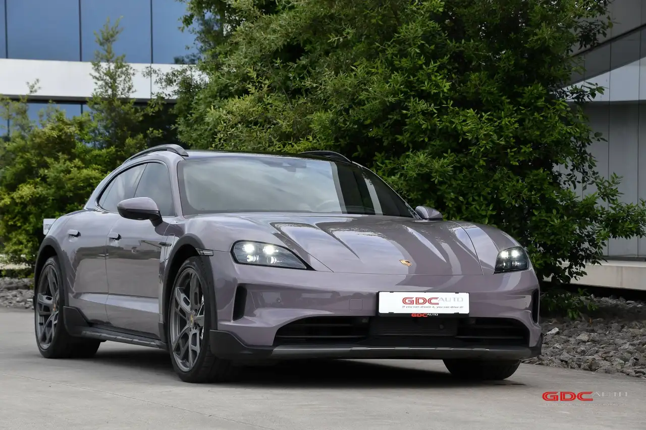 Porsche Taycan - 6